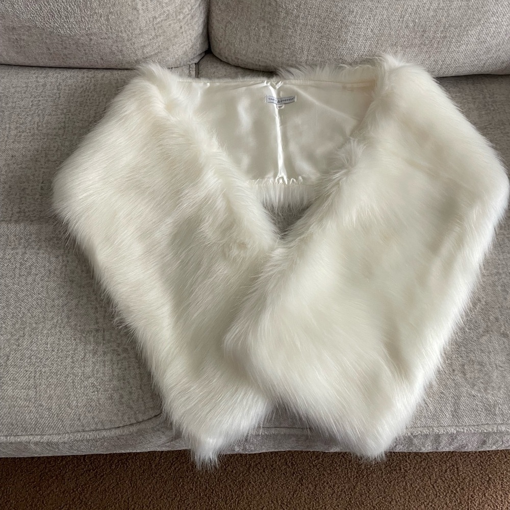 Faux fur shawl
Essense designs